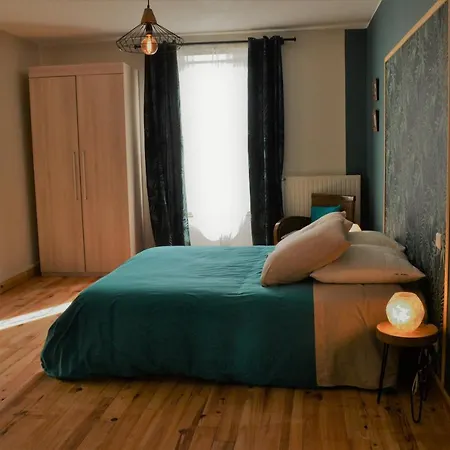 La Maison De Bed and Breakfast Thiré