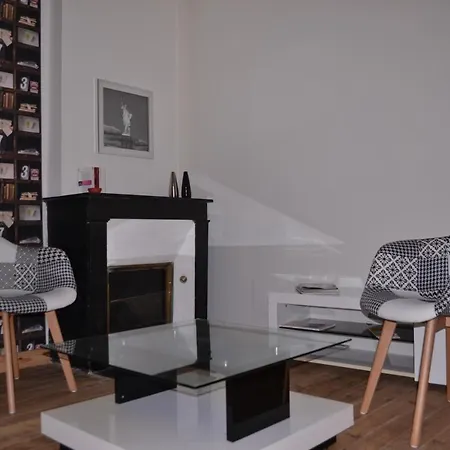 La Maison De Bed and Breakfast