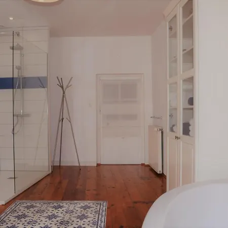 La Maison De Bed and Breakfast 3*