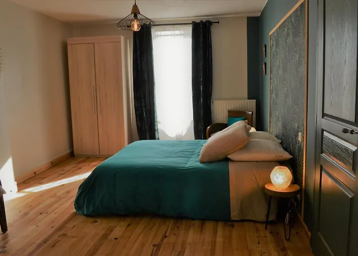 La Maison De Bed & Breakfast Thire