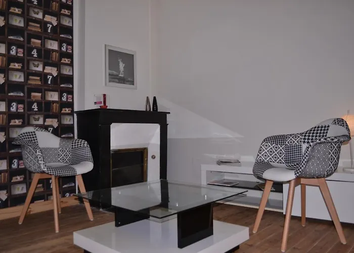 La Maison De Bed & Breakfast